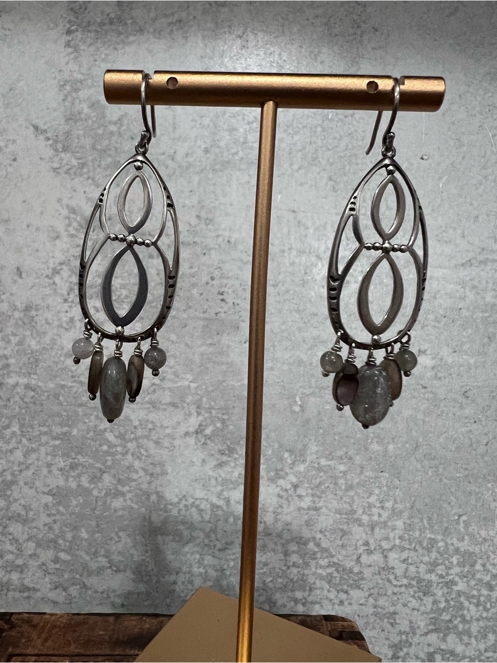 Silpada Sterling Silver Feldspar And Shell Infinity Chandelier Earrings - Picture 2 of 6
